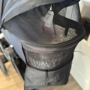 Hauck Walk n Care black pram and carrycot - Image 5