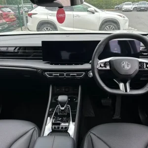 2025 MG HS Trophy 1.5 T-GDI White SUV - Image 7
