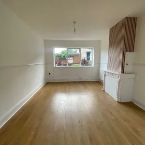 3 bed with cooker, washer, fridge freezer - Image 2