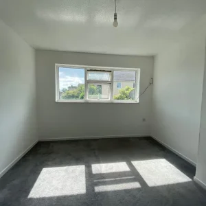 3 bed with cooker, washer, fridge freezer - Image 6