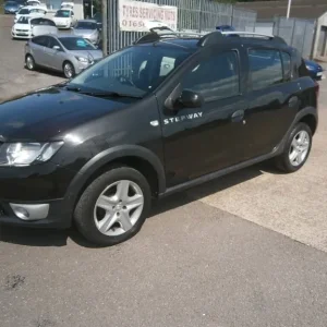 2014 Dacia Sandero Stepway 1.5 dCi Laureate Hatchback - Image 2