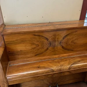 Art deco walnut cased overstrung Berry London piano - Image 2