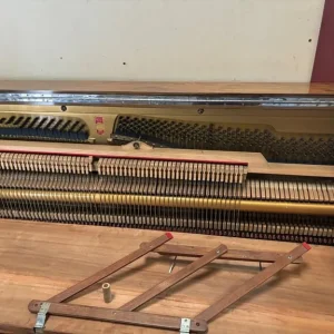 Art deco walnut cased overstrung Berry London piano - Image 5