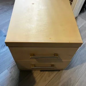 Heavy wooden bedside table - Image 5