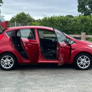 FORD FIESTA 1.0 EcoBoost Zetec 5dr - Image 4