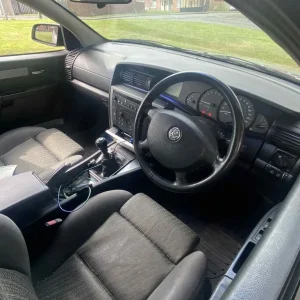 Vauxhall Omega Estate 2002 manual 2.2L 5-door - Image 6