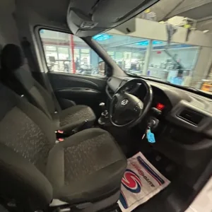 2017 Vauxhall Combo 2000 Sportive CDTi S/S Panel Van - Image 7