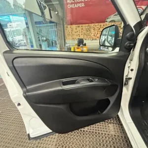2017 Vauxhall Combo 2000 Sportive CDTi S/S Panel Van - Image 8