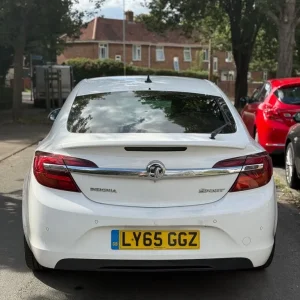 Vauxhall Insignia Hatchback 2015 Manual 5-door - Image 5