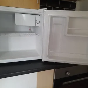 Russell Hobbs counter fridge - Image 2