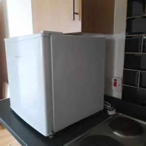 Russell Hobbs counter fridge - Image 3