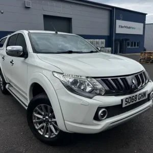 2019 Mitsubishi L200 2.4 Di-d Dc Barbarian Double Cab Diesel Manual - Image 2