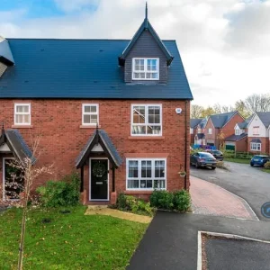 4 bedroom fully furnished house in Sessile Close (4 bed) - Image 3