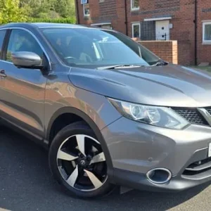 2015 Nissan Qashqai 1.5 dCi N-Tec 5-door hatchback - Image 4