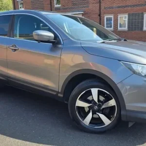 2015 Nissan Qashqai 1.5 dCi N-Tec 5-door hatchback - Image 5
