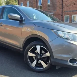 2015 Nissan Qashqai 1.5 dCi N-Tec 5-door hatchback