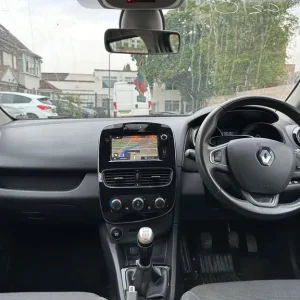 2016 Renault Clio 1.2 16V Dynamique Nav HATCHBACK - Image 3
