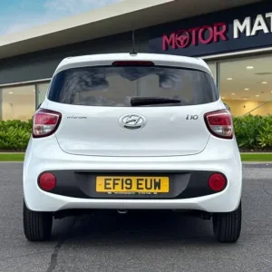 2019 Hyundai i10 1.2 Premium Euro 6 5dr Hatchback PETROL Manual - Image 4