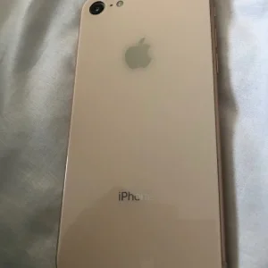 Apple iPhone 8 64gb gold with camera lens detached - Image 2