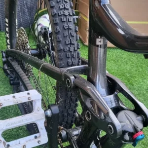 Giant full suspension mountain bike - Image 7