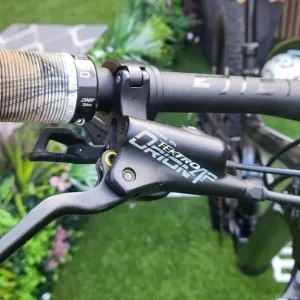 Giant full suspension mountain bike - Image 8