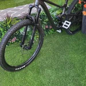 Giant full suspension mountain bike