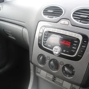 2009 Ford Focus Titanium Hatchback Petrol Manual - Image 8