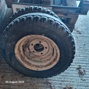 Land Rover 90 wheel rims and tyres - Image 2