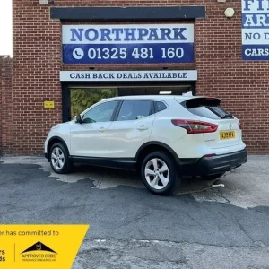 1999 Nissan Qashqai 1.5 dCi diesel 115 Acenta Premium 5-door manual - Image 7