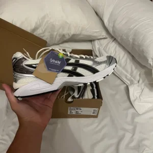 ASICS Gel-Kayano 14 Cream Black size 11UK - Image 2