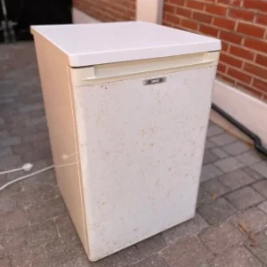 Under-counter fridge