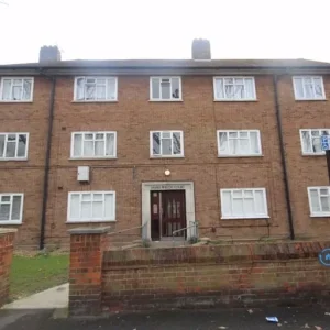 2 bedroom flat in James Welch Court, Aberdare, Rhondda Cynon Taf