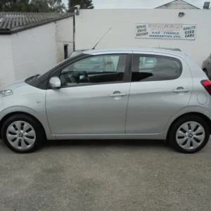 2016 Citroen C1 1.2 PureTech Feel 5-door Hatchback - Image 4