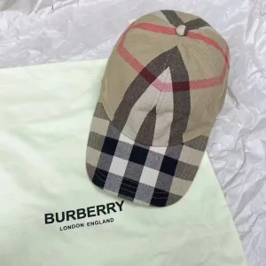 Burberry caps - Image 3