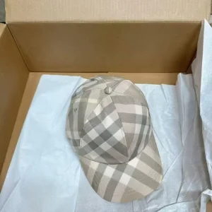 Burberry caps - Image 4