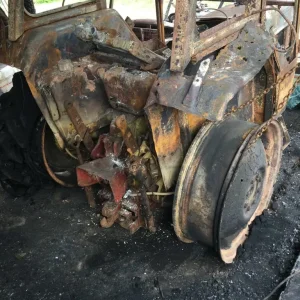 International 454/2400 tractor - Image 4