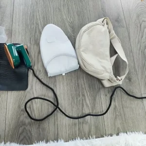 Compact folding steam iron with all accessories - Image 2