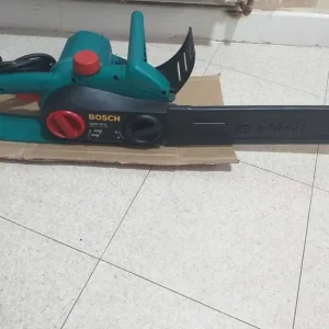 Bosch 1800W Electric Corded Chainsaw - Image 2