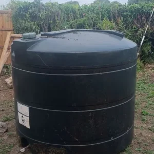 Oil tank