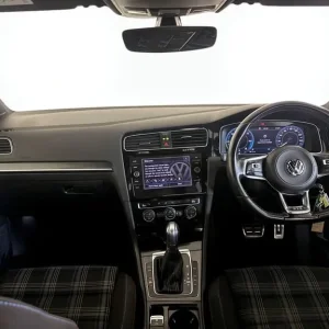 2017 Volkswagen Golf 1.4 TSI GTE 5-door Hatchback - Image 3