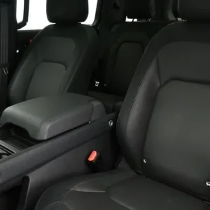 2024 Land Rover Defender 110 3.0 D300 MHEV X-Dynamic HSE Auto 4WD Euro 6 (s/s) 5dr Estate Diesel - Image 4