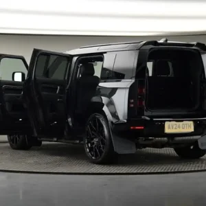2024 Land Rover Defender 110 3.0 D300 MHEV X-Dynamic HSE Auto 4WD Euro 6 (s/s) 5dr Estate Diesel - Image 8