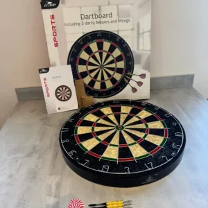 Crane Sports dartboard set with 3 darts and flights - Image 2
