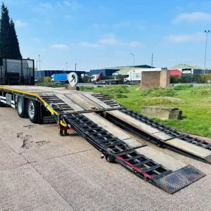 2017 DAF CF 400 EURO 6 with 8x2 lift and steer, Andover Beavertail body - Image 4