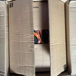 LEGO TECHNIC Porsche 911 GT3 RS 42056 - Image 2