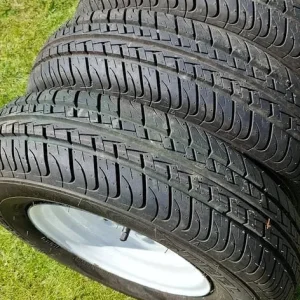 3x AS NEW TRAILER TYRES WITH WHEELS - Image 4