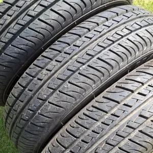 3x AS NEW TRAILER TYRES WITH WHEELS - Image 5