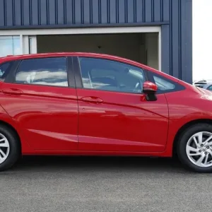 2016 Honda Jazz 1.3 SE i-VTec 5-door hatchback - Image 5