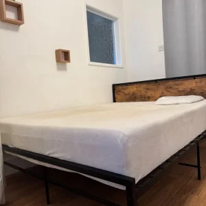 Furnished room with curtain, private and quiet - Image 2