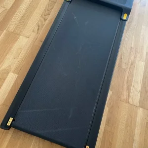Treadmill walking pad under desk